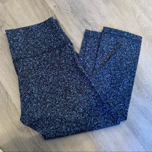 LuLu Lemon Capri leggings.